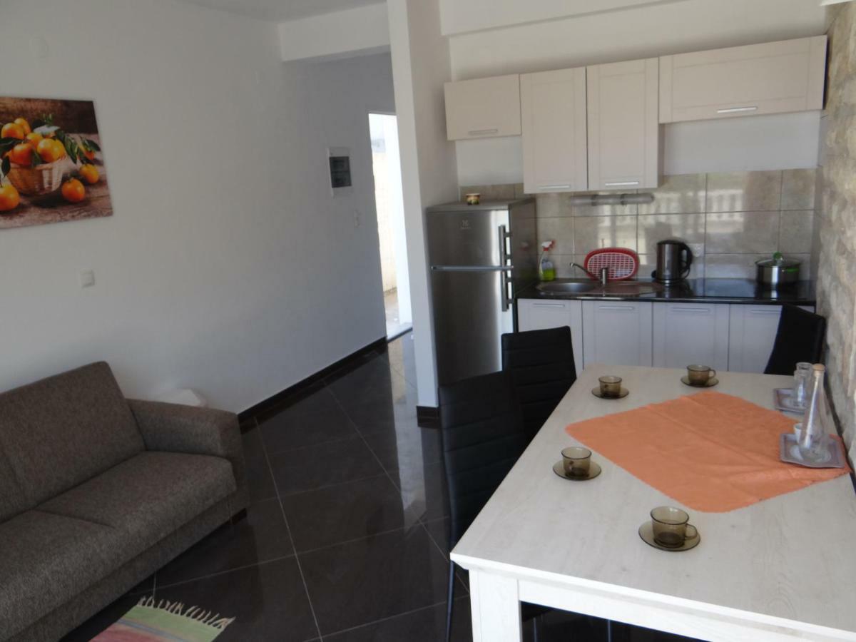 Jamnik Appartement Ražanj Buitenkant foto