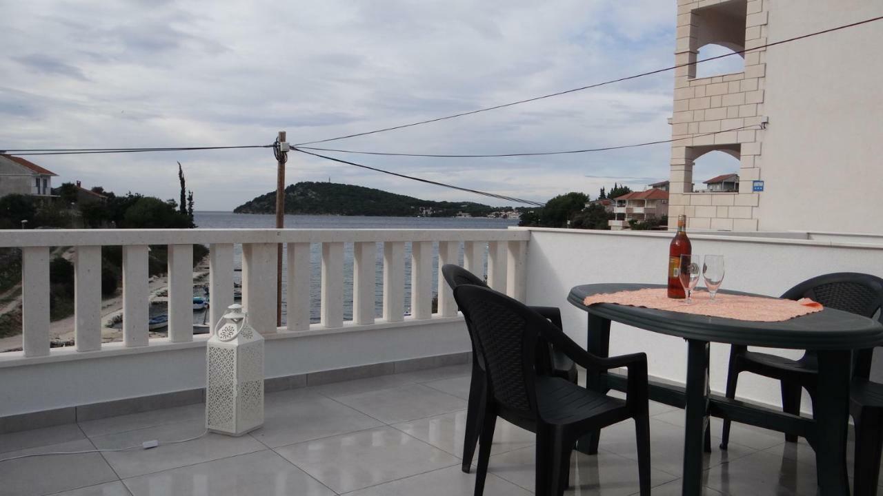 Jamnik Appartement Ražanj Buitenkant foto