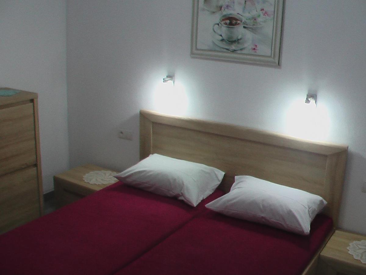 Jamnik Appartement Ražanj Buitenkant foto